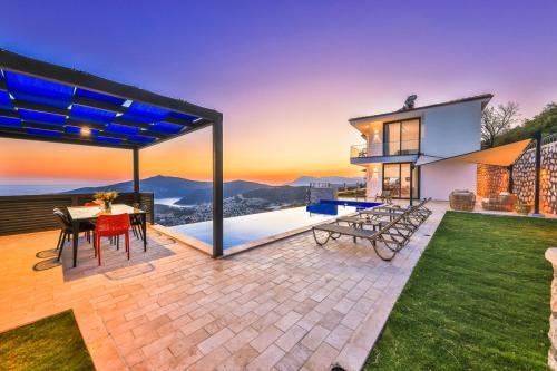 Luxury Sea View Villa w Pool Near Beach in Kalkan