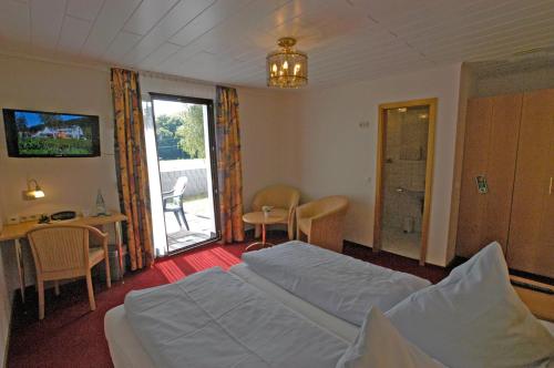 1 queen bed
