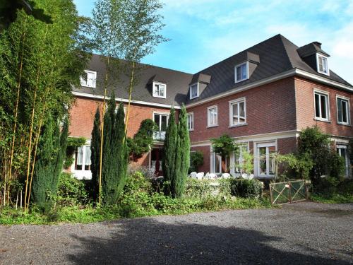 Comfortable Mansion in Doomkerke near Forest - Location saisonnière - Ruiselede