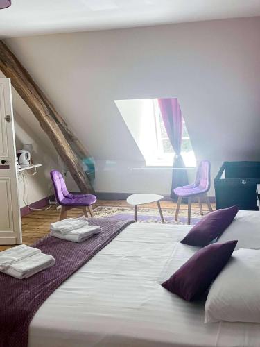 The Rooms of Vilmorais - Violette Prince in Faverdines