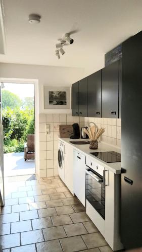 Nordsee Ferienwohnung im Künstlerhaus bei Husum - keine Monteure Arbeiter (Nordsee Ferienwohnung im Kunstlerhaus bei Husum - keine Monteure Arbeiter) in Rantrum