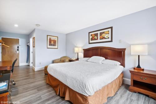 Hometown Inn - image 5