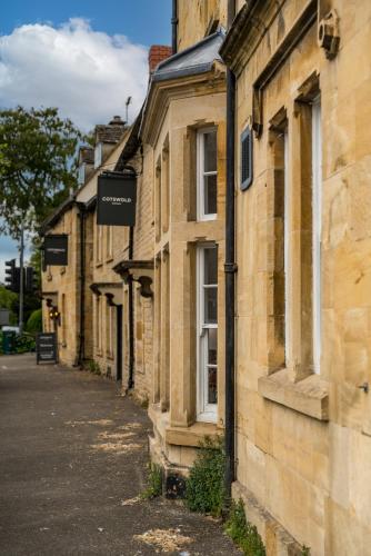 Luxe Contemporary Cotswold Pad - Heart of Stow