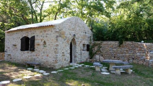 Le Donjon des Combes et son Spa – Fayence, ID