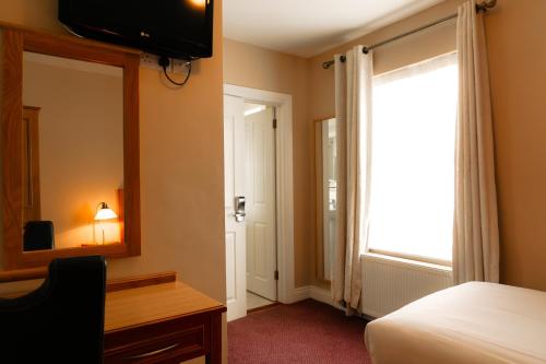 Phoenix Park Hotel - image 12