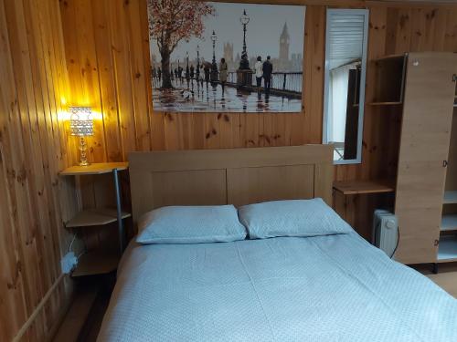 Spacious Garden Guest Suite with private in-suite in Edgware