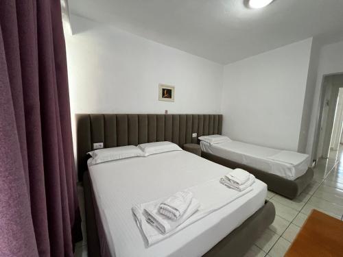 1 double bed