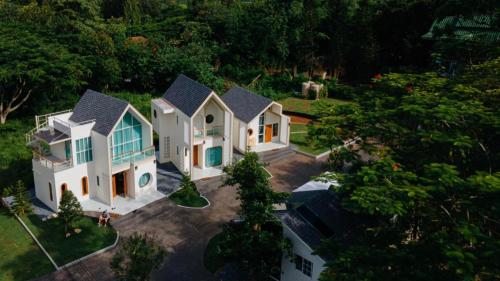 Exterior view, Circle de Montana Khaoyai - เซอร์เคิล ดิ มอนทาน่า เขาใหญ่ (Moon) near Ribs Mannn Restaurant