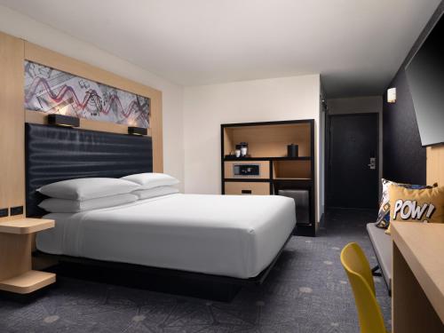 room detail thumbnail 1
