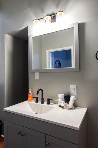 Suite near downtown Louisville KY - Suite IV - image 8