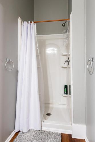 Suite near downtown Louisville, KY - Suite I in Louisville, USA