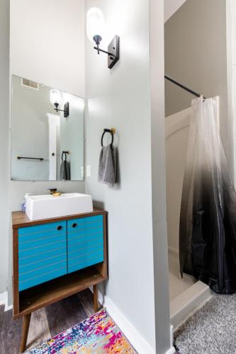 Suite near downtown Louisville, KY - Suite V in Louisville, USA