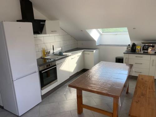 virtuve, Location T4 entre Lac & Montagne in La Bâtie-Neuve