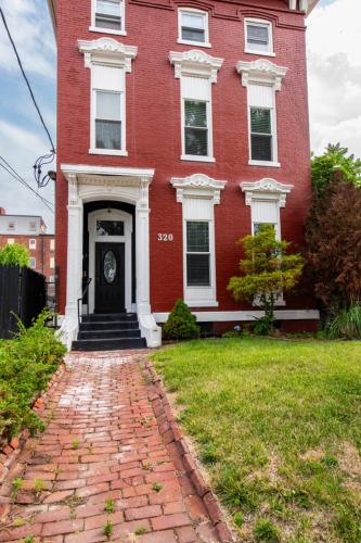 Suite near downtown Louisville, KY - Suite XII Suite near downtown Louisville, KY - Suite XII