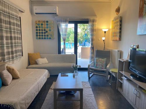 Seaside house next to Athens Airport in Artemida gîte à louer Órmos Vraónas