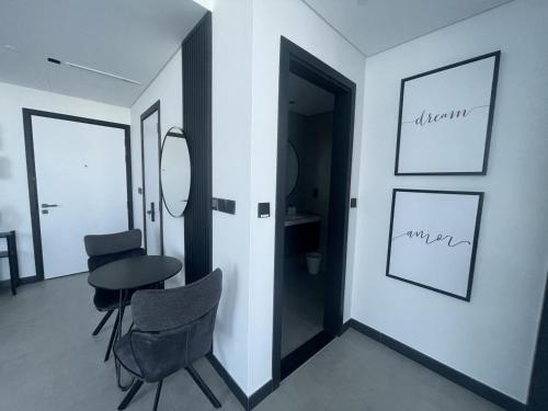 Iconic !Luxurious 1 Bed Apartment! - image 3