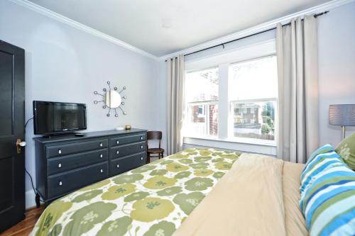 The Home Collection CLT: Kirkwood Avenue in Charlotte, USA