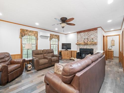 Gingercake Mtn Cottage At Linville Gorge - Wood Burning Fireplace in Linville Falls, USA