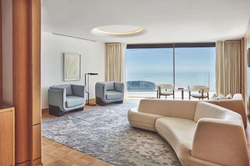 Grand Sea View Suite