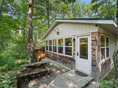 Gingercake Mtn Cottage At Linville Gorge - Wood Burning Fireplace in Linville Falls, USA