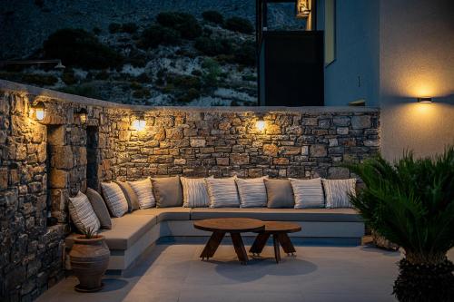 Villa Amavi - Private heated pool - Tap to explore photos