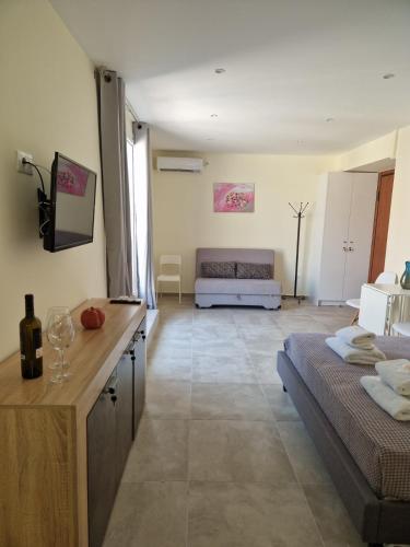 Ermou studio apartment Room Type - One-Bedroom Apartment