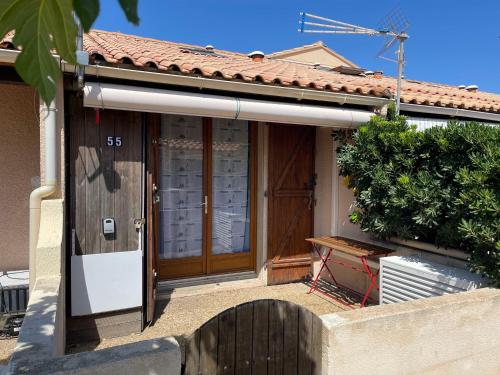 Maisonnette RDC + mezzanine au bord de l’étang - Location saisonnière - Leucate