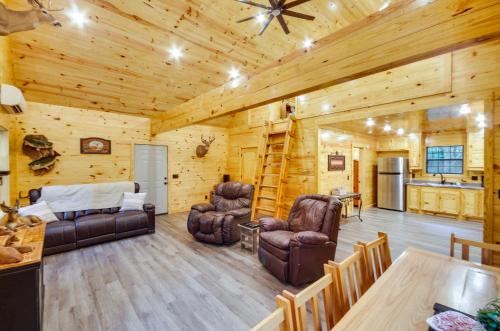 Crystal Springs Cabin, 4 Mi to Calling Panther! in Hazlehurst (MS)