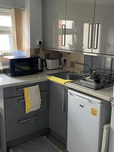 Homestay 1bedroom in family home with small wet room and own entrance photo