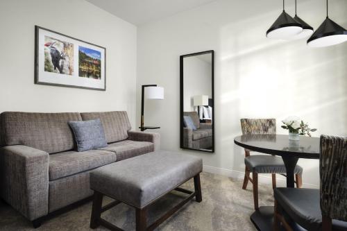 King Room with Sofa Bed
