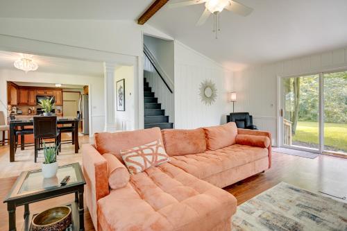 Stunning Au Gres Retreat with Grill Less Than 1 Mi to Marina in Au Gres, USA