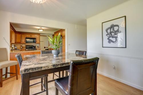 Stunning Au Gres Retreat with Grill Less Than 1 Mi to Marina in Au Gres, USA