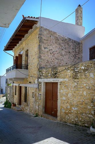  Traditional Stone Mezonete in Krousón