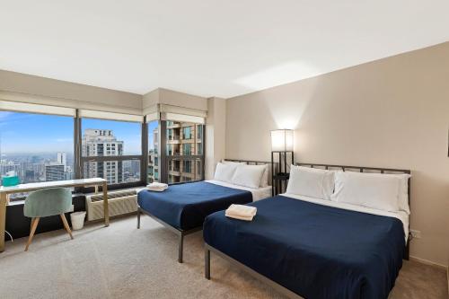 2bd River North Condo with Million Dollar Views! condo - image 4