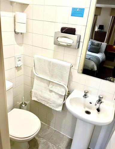Clifton Court Hotel - image 4