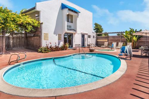 Chablis Inn - image 14