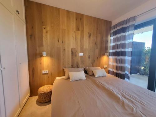 One-Bedroom Apartment with Terrace image 9