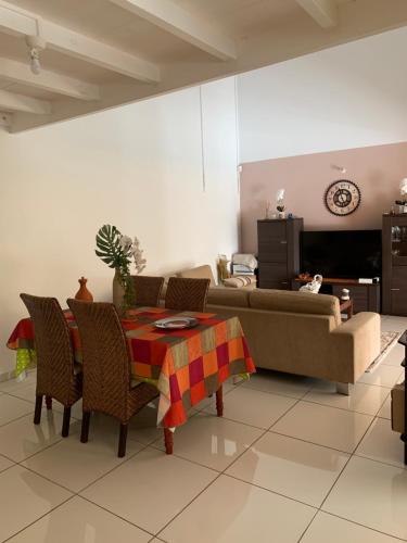 Villa CIDEHO in Baie-Mahault