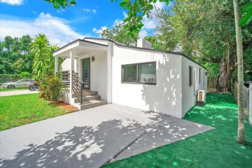 Elegant & Brand New Studio in Prime Location in Miami, USA