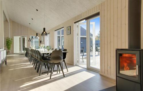 Cozy Home In Frederiksvrk With Outdoor Swimming Pool