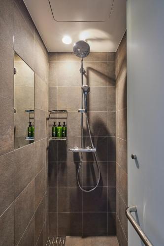 Superior Hollywood Twin Room with Shower