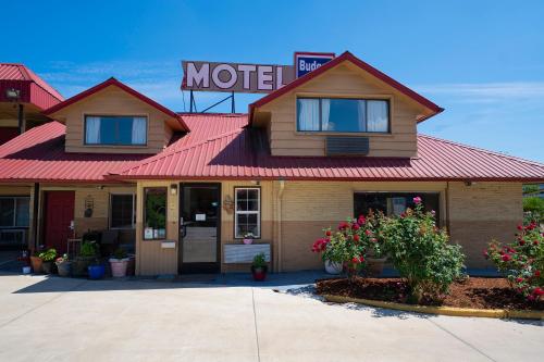 Budget Inn Gladstone By OYO - Portland Clackamas - Accommodation - Gladstone