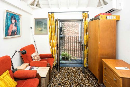 CUTE HOUSE IN SOHO - full ac, quiet and unique!