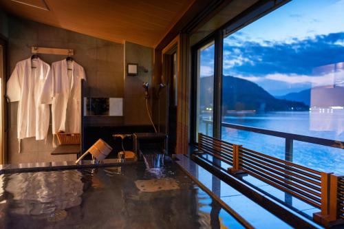 Chambre avec 2 lits, deluxe, vue sur la mer