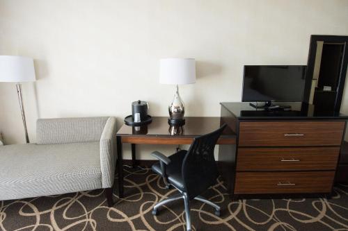 Holiday Inn Newark International Airport