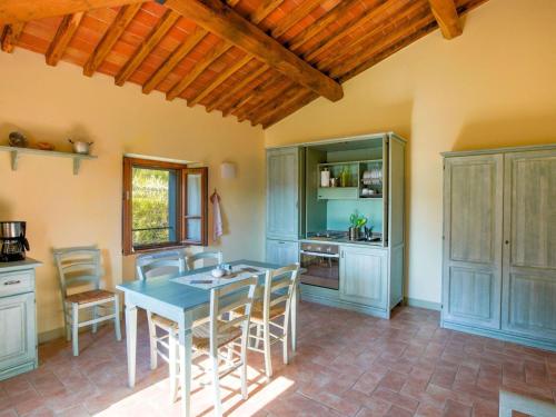 Apartment in a modern holiday home in Anghiari