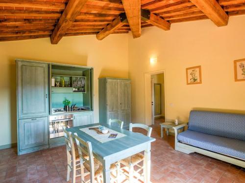 Apartment in a modern holiday home in Anghiari