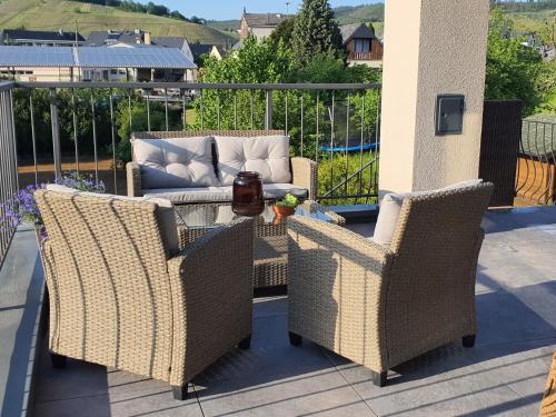 Balcony/terrace, River Mosel Holiday Homes Papagallo and Kakadu 2-9 persons in Mulheim (Mosel)