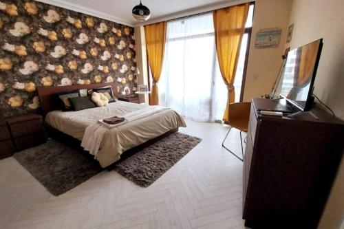 Beautiful Apartment with year round hot mineral pool and jakuzi