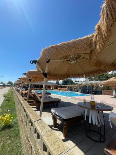 Yüzme havuzu, квартира 4 в ЦО Радуга Иссык куль Raduga Issyk Kul, Sary Oy in Kurskoe